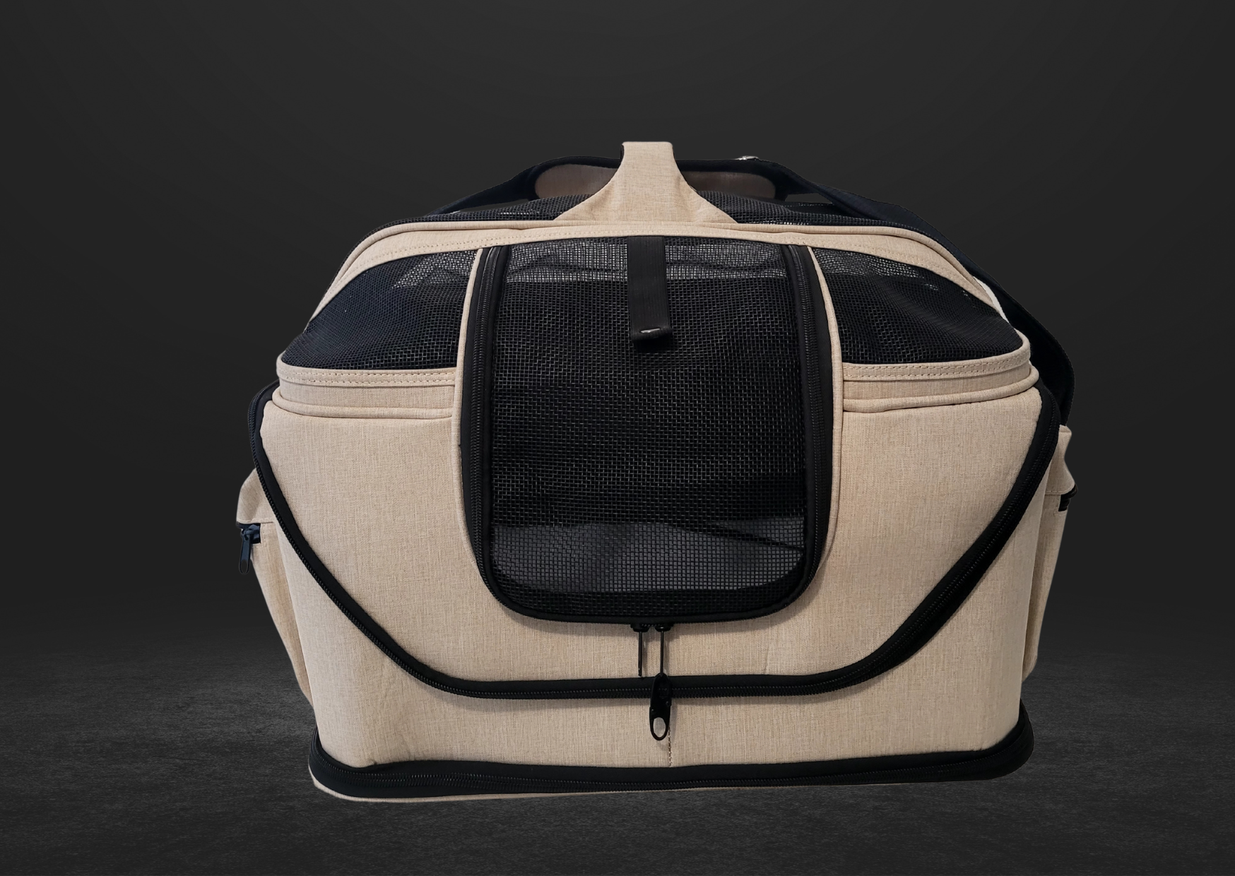 Sac de transport pour chat Feli’easy Evo Confort beige vu de face avec porte grillagée fermée et design anti-stress premium.